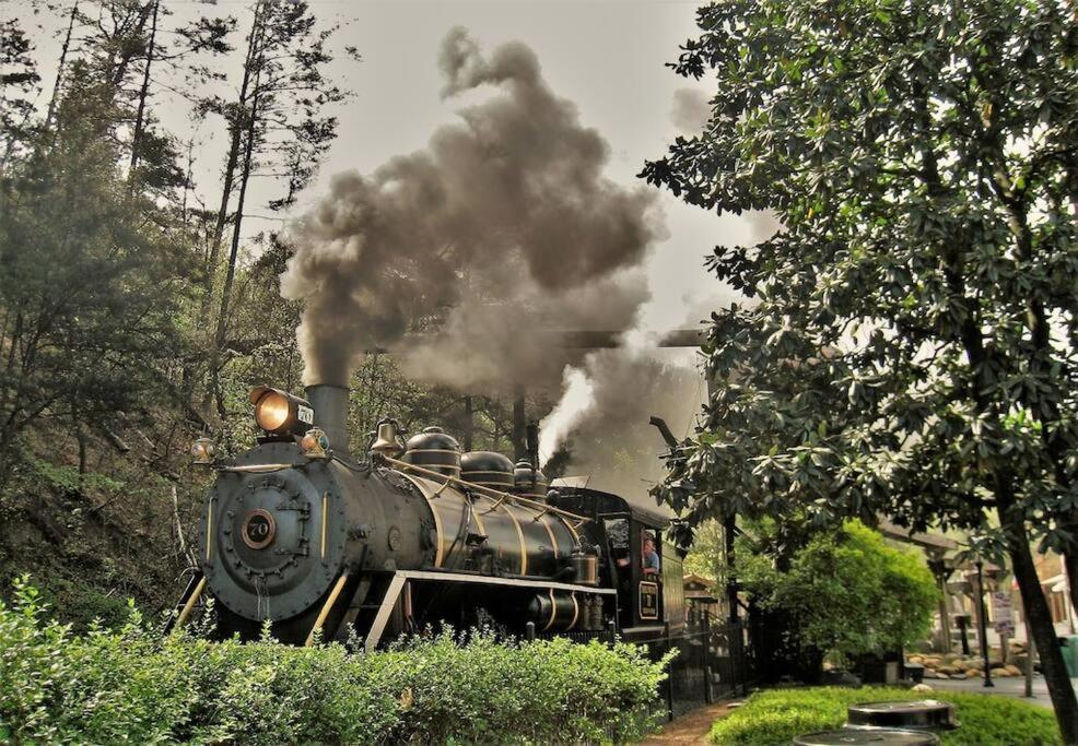 Moonlight Cottage - Your Romantic & Scenic Escape Sevierville Luaran gambar
