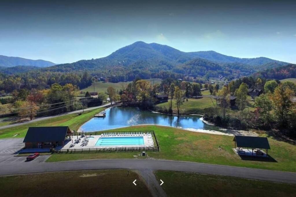 Moonlight Cottage - Your Romantic & Scenic Escape Sevierville Luaran gambar