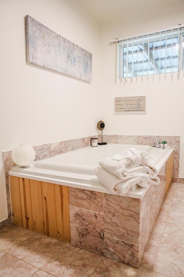 Moonlight Cottage - Your Romantic & Scenic Escape Sevierville Luaran gambar
